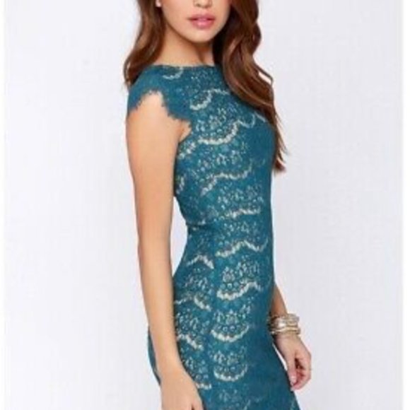 Lace Sheath Dress - Picture 3 of 4
